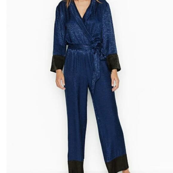 NWOT Amazing Victoria’s Secret Blue Black Satin Embossed Lounge Jumpsuit  Large - Picture 4 of 16